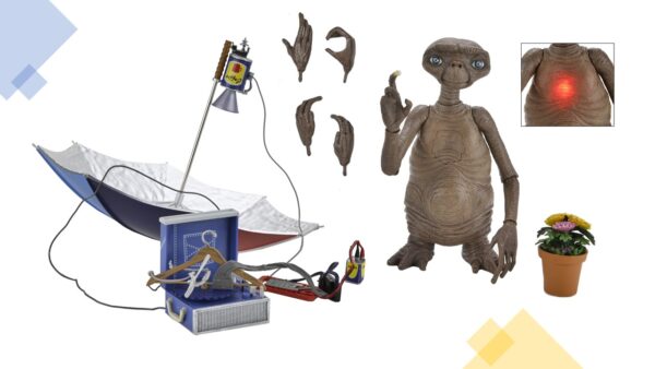 E.T. 40th Anniversary  7″  – Deluxe Ultimate E.T. with LED Chest