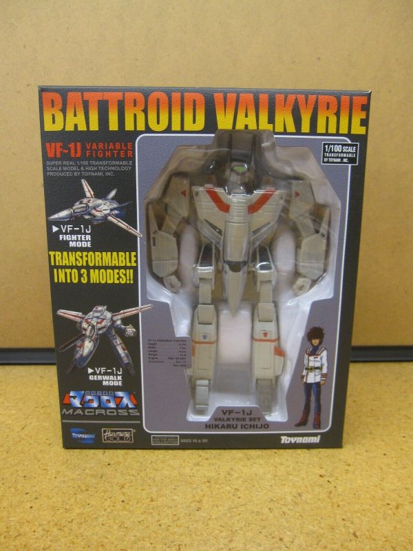 Macross Saga Retro Transformable Robot 1/100  Valkyrie with Armor