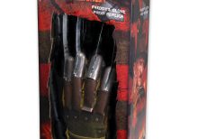 A Nightmare on Elm Street Prop Replica – Freddy Glove 1984