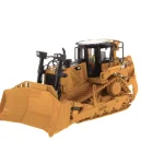 1:50 Cat® D8T Track Type Tractor with 8U Blade